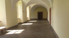 Hausflur rechts runter